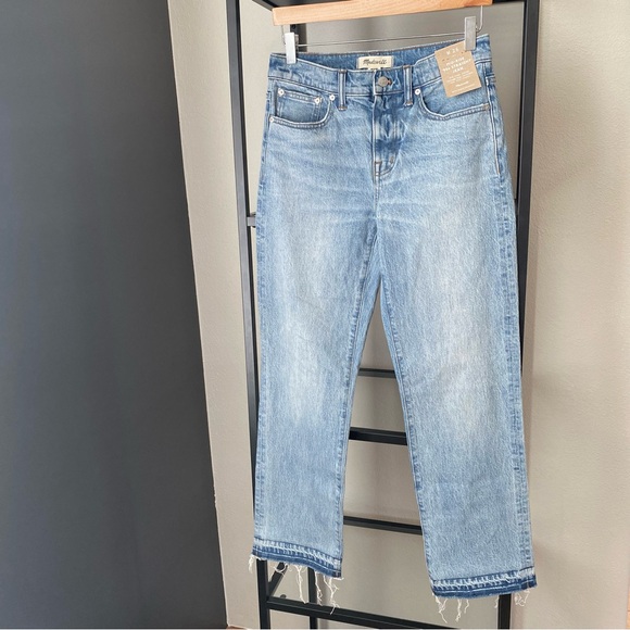 Madewell Denim - NWT Madewell 90’s Straight Mid Rise Jeans